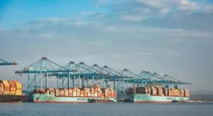 تصعيد :     الولايات المتحدة تلوّح بإغلاق موانئها في وجه السفن الإسبانية