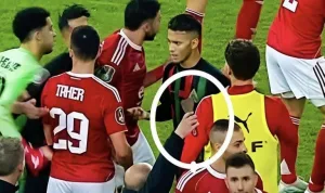 الكاف يعاقب الجيش الملكي بحرمانه من الجمهور وغرامة مالية ثقيلة بعد أحداث مباراة الأهلي