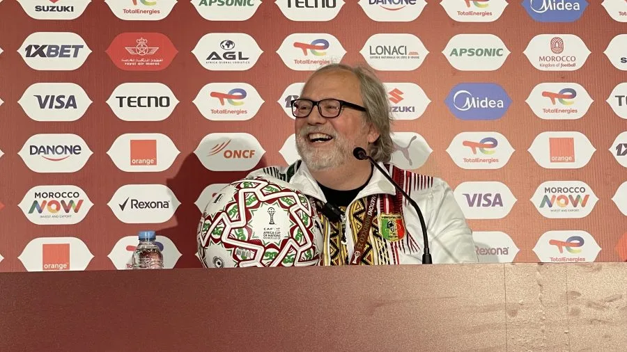 مدرب مالي ينتقد تغييرات الركراكي ويؤكد: المنتخب المغربي فقد التنظيم بعد التبديلات