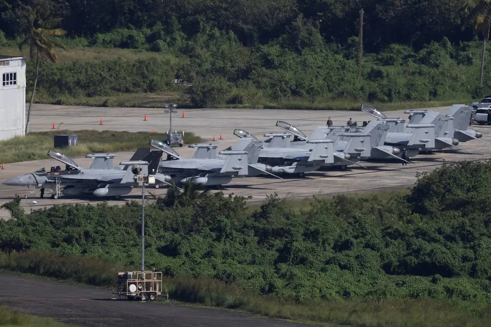 جمهورية ترينيداد وتوباغو  تسمح للطائرات العسكرية الأمريكية باستخدام مطاراتها لتعزيز مكافحة المخدرات