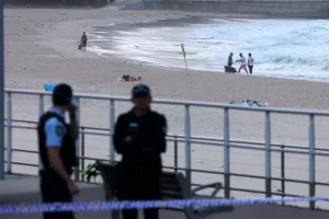 منفذ “اعتداء بونداي” يواجه اتهامات بالإرهاب والقتل الجماعي