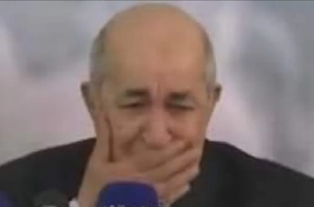 تبون يبكي قتلى وجرحى إنقلاب حافلة بالجزائر