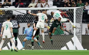 الإمارات تهزم منتخب الجزائر في ربع نهائي كأس العرب وتضرب موعدا مع المغرب في نصف النهاية