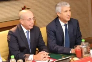 السعيدية تبهدل وزير الفلاحة، وتتحول إلى محكمة سياسية لوزراء “الحمامة” في إطار “نقاش الأحرار”