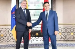 رئيس حكومة جزر الكناري يطالب إسبانيا بنوع من الإستقلال لمباشرة التفاوض مع المغرب حول العلاقات الثنائية والحدود البحرية