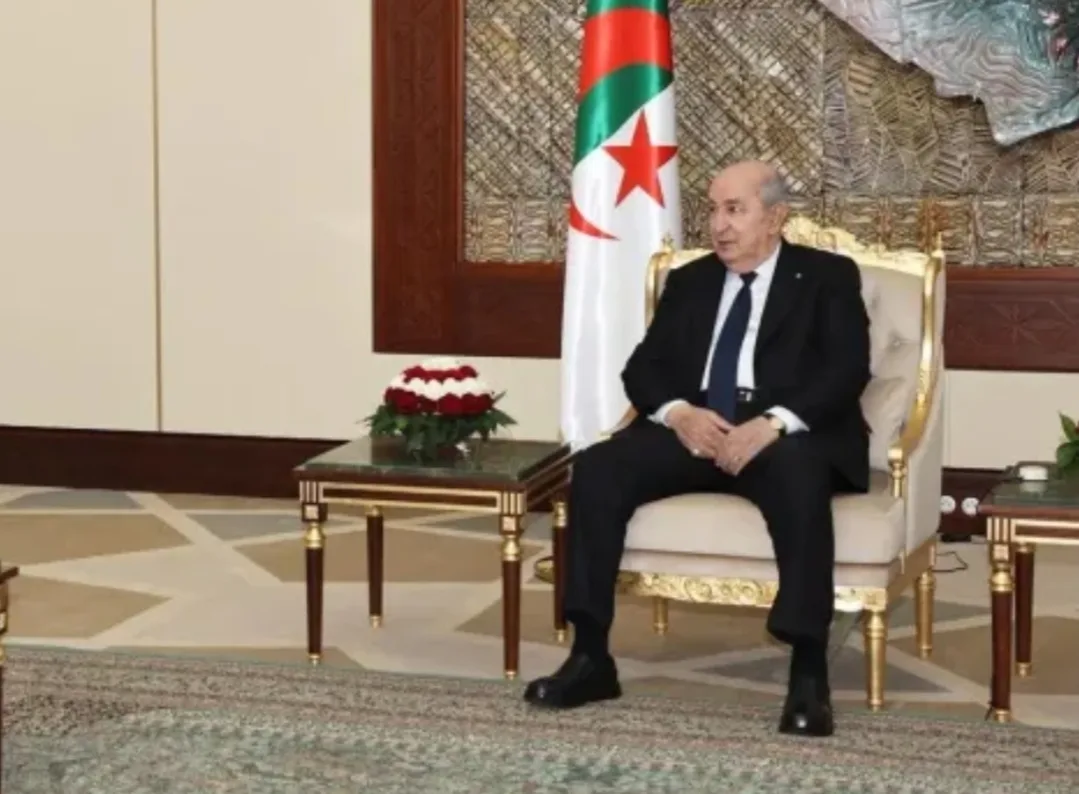 الخبيث يبقى خبيثا … الجزائر تُربكها خريطة المغرب وتنازعه من فوق أراضيه أمام “الطاس” و”الكاف”