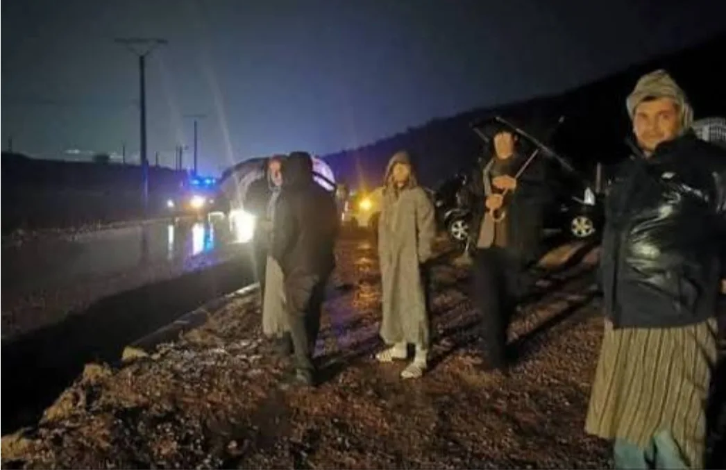 سيول مرعبة تجتاح أفورار وأزيلال وتغرق المنازل … ليلة رعب وفيضانات مباغتة تحاصر الساكنة