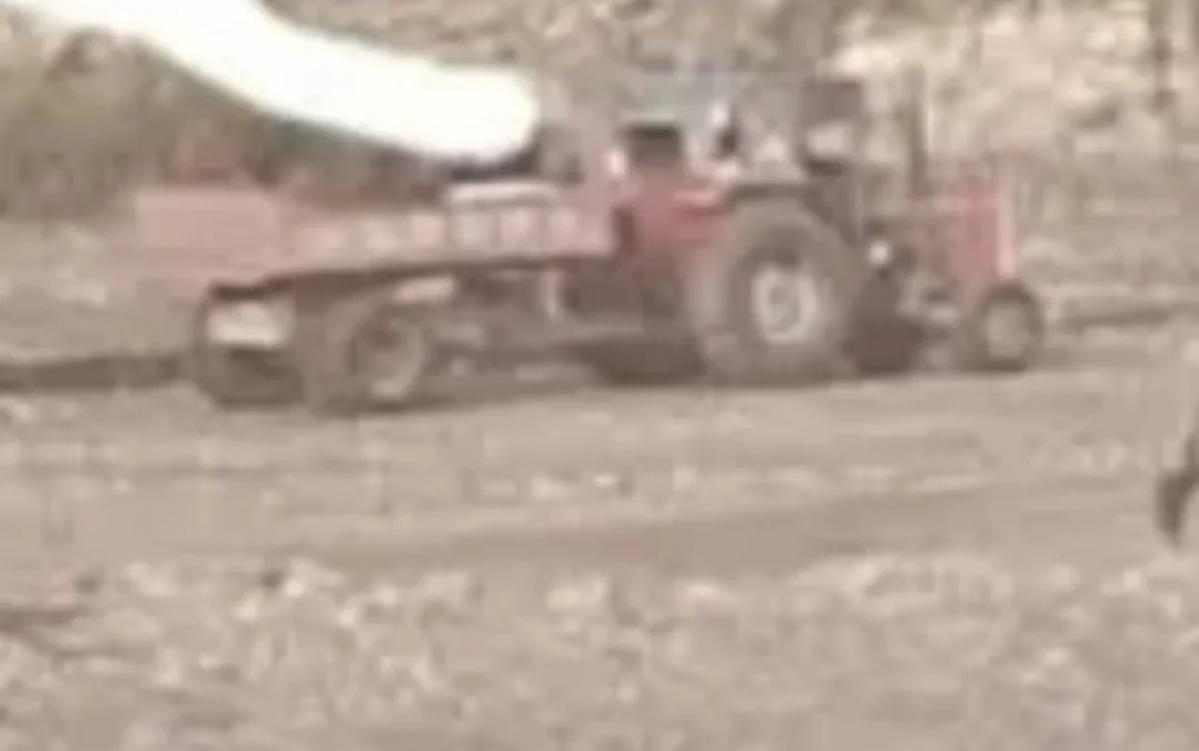 الحسيمة – جماعة أربعاء تاوريرت:    امرأة حامل تُنقل على جرار وسط الجبال تثير غضب المواطنين