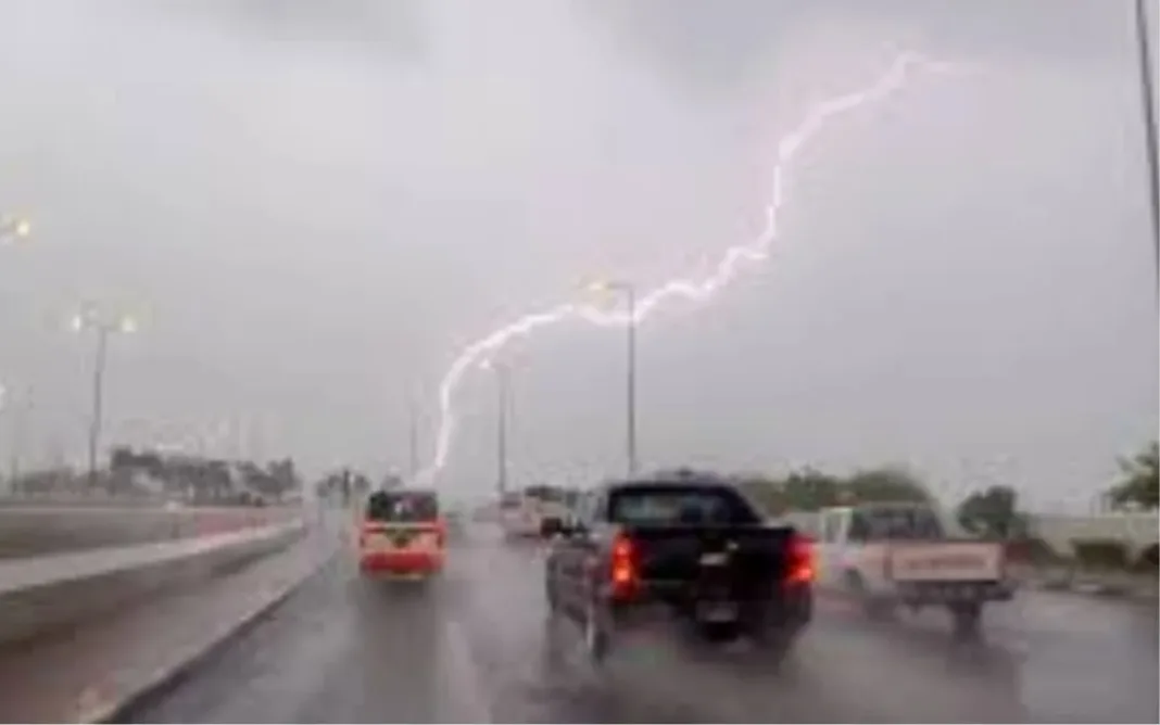 طقس الأربعاء :    أمطار محليا قوية بالجهة الشرقية والواجهة المتوسطية والريف