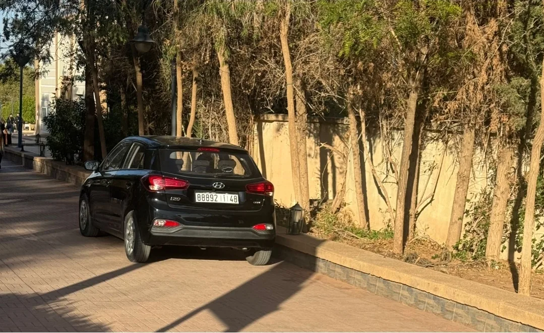 كلية الحقوق بوجدة :     مطالب بفتح تحقيق في اختلالات إدارية وتدبيرية