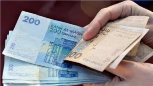 الحكومة المغربية تصادق على زيادة 5 بالمائة في الحد الأدنى للأجور