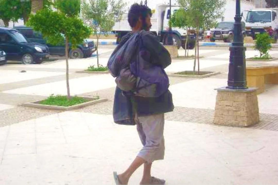 برشيد :    مجنون يقتل شخصا وسط الشارع العام