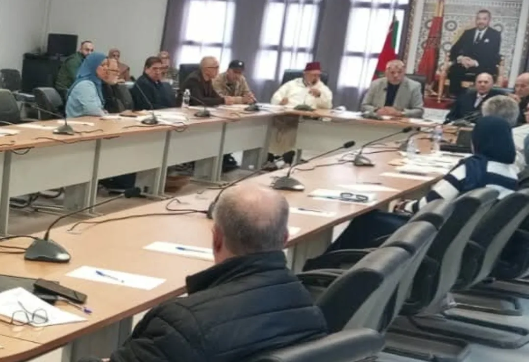 مجلس جماعة أزغنغان يصادق على تعديل ميزانية 2026 ويقر تعريفة جديدة للرسم على الأراضي غير المبنية