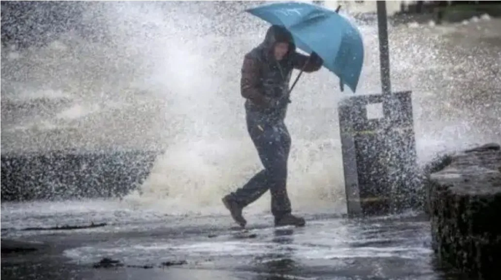 طقس الأحد :   أمطار قوية وثلوج وهيجان وبرودة شديدة في الريف والشرق وسايس والغرب ومنطقة طنجة …!