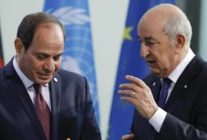 في القاهرة … العصابة التي تحكم الجزائر تصطدم بجدار التجاهل الإفريقي في مؤتمر القاهرة وتغرق في هوس الصحراء