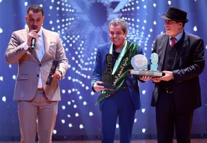 تكريم الفنان عبد الكبير الركاكنة في حفل جائزة النجم المغربي لسنة 2025