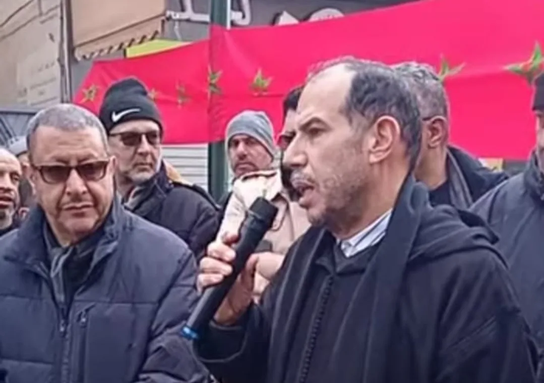 وجدة :    بالفيديو … فضيحة الغش في أشغال طريق مراكش تفجّر غضب التجار … ترميم لم يصمد أيامًا ويكشف فشل تدبير جماعة العزاوي