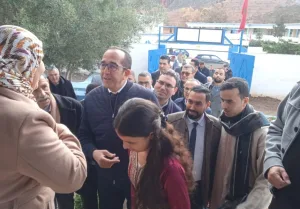 عامل إقليم الحسيمة يظهر بوجه جديد :     جولات ميدانية جديدة في أربع جماعات لمواجهة الهشاشة والسيبة الإدارية”