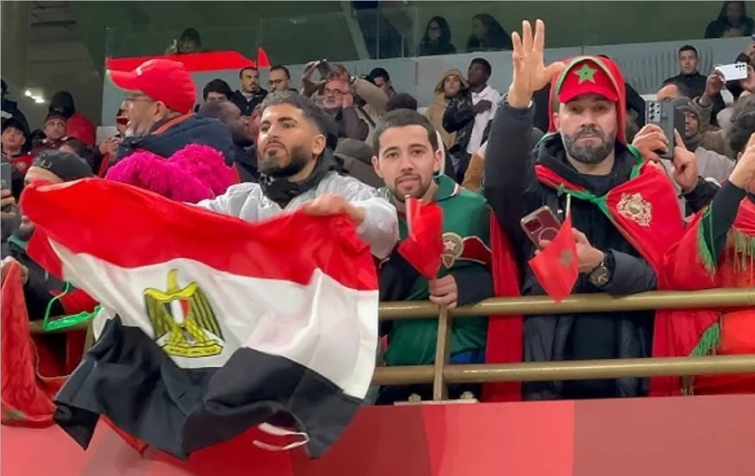 ضمنهم مصر والجزائر وتونس في “الكان” :     مشاهير مغاربة يرفضون مساندة منافسي الأسود ويطرحون سؤال الانتماء