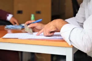 تحقيقات داخلية تكشف شبهات استغلال عمال عرضيين في جماعات بالمغرب لأغراض سياسية