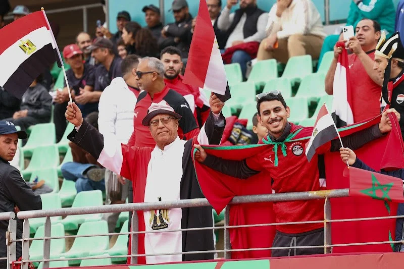 اللجنة المنظمة لـ”الكان” بأكادير تشيد بجماهيرها وتؤكد: لا دخول للملعب دون تذكرة رسمية