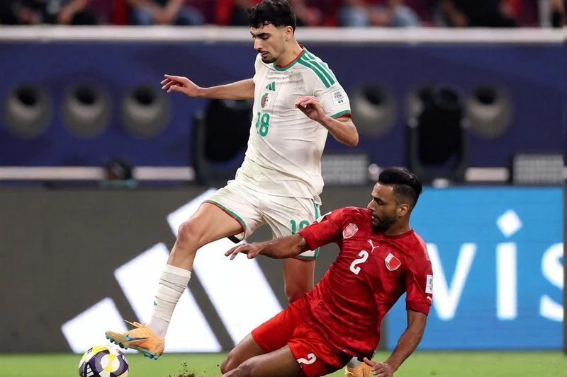 الجزائر تهزم البحرين بخماسية في مباراة مثيرة بكأس العرب
