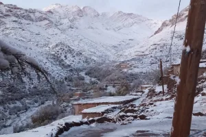 نشرة برتقالية تنذر بثلوج كثيفة وأمطار رعدية ورياح قوية بعدة مناطق  من الأحد إلى الأربعاء