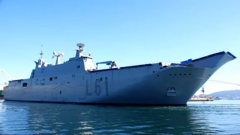 إسبانيا تعزز قوتها البحرية ببناء سفينتين هجوميتين جديدتين مزودتين بالمروحيات والطائرات النفاثة