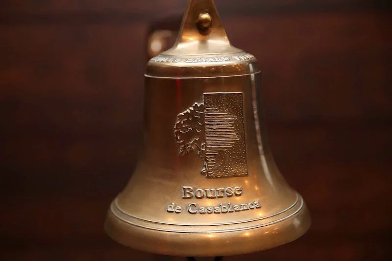 بورصة الدار البيضاء تبدأ تداولاتها بتراجع طفيف وسط أداء متفاوت للمؤشرات