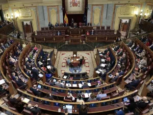 إسبانيا : الحزب الشعبي يقترح أكثر من خمسين تعديلًا لتعزيز حماية القاصرين في الفضاء الرقمي