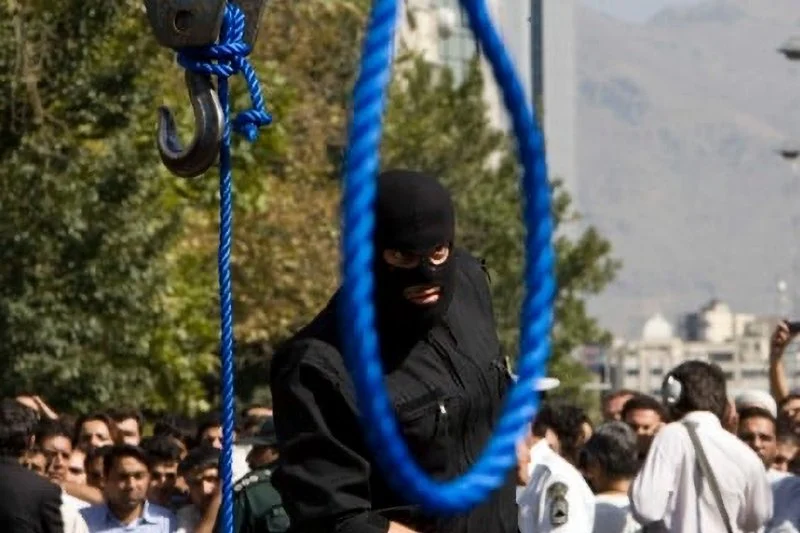 إيران تنفذ حكم الإعدام في مدير شركة متورط في واحدة من أكبر قضايا الاحتيال