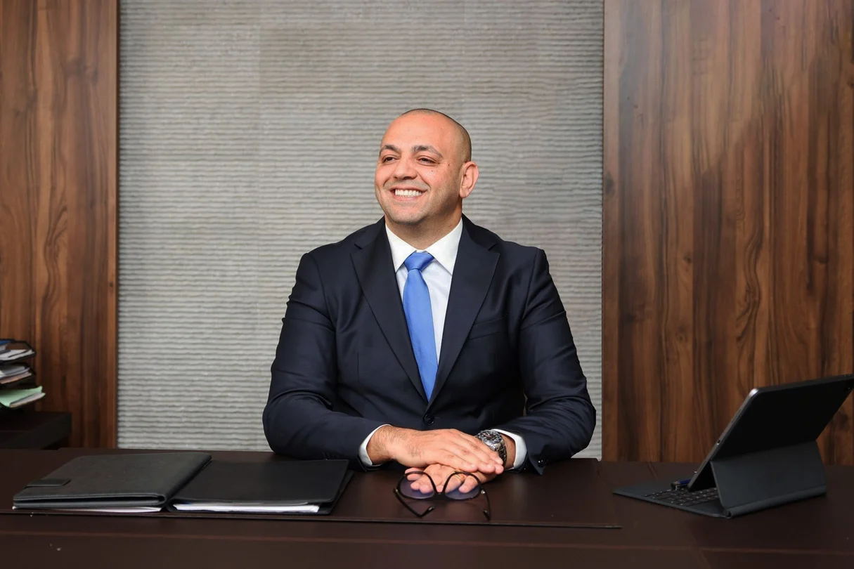 يوسف منضور.. القصة الكاملة لرجل الأعمال الذي بنى إمبراطورية من الوهم وخدع المغرب والولايات المتحدة