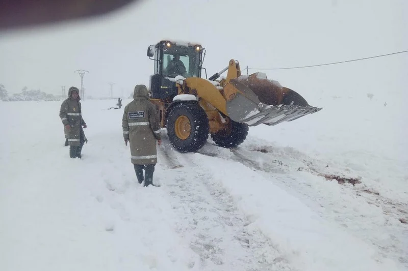 تعبئة واسعة لتأمين المسالك وفك العزلة عن المناطق الجبلية بميدلت وتنغير