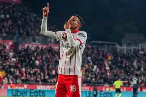 أوناحي يستمر مع جيرونا بعد موافقة الجامعة قبيل انطلاق كأس إفريقيا