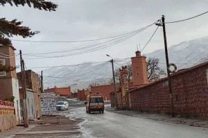 أجواء ماطرة وثلوج مرتقبة ترسم ملامح طقس متقلب بعدد من مناطق المملكة