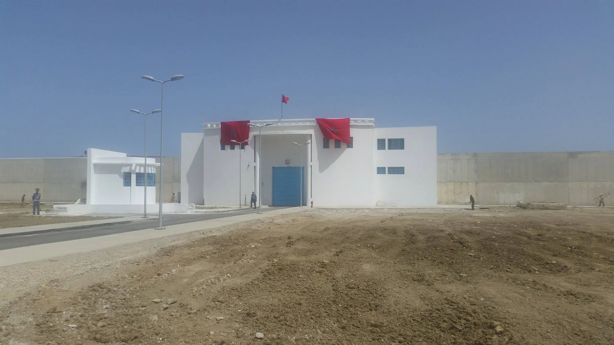 أمطار غزيرة تقتحم سجن طنجة 2 وتدفع إلى نقل النزلاء ضمنهم الزفزافي ورفاقه بشكل استعجالي