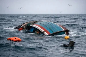 حادث مأساوي يهز سواحل إقليم بوجدور: انقلاب قارب صيد والبحارة في عداد المفقودين