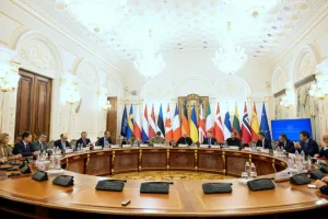 زيلينسكي: أوكرانيا ستواصل القتال إذا فشلت الدبلوماسية في إنهاء الحرب