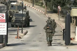 خمسة جرحى في اقتحام إسرائيلي لجامعة بيرزيت بالضفة الغربية