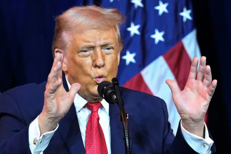 ترامب يلوّح بسقف لأجور قادة شركات السلاح ويصعّد ضد أرباح المساهمين