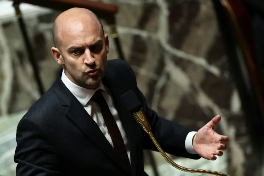 باريس تندد بـ”أعنف حملة قمع” في تاريخ إيران الحديث وتدعو إلى وقفها فوراً