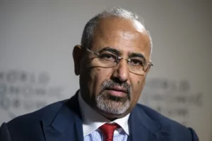 الزبيدي يظهر مجدداً ويدعو إلى احتجاجات في عدن دعماً للمجلس الانتقالي الجنوبي