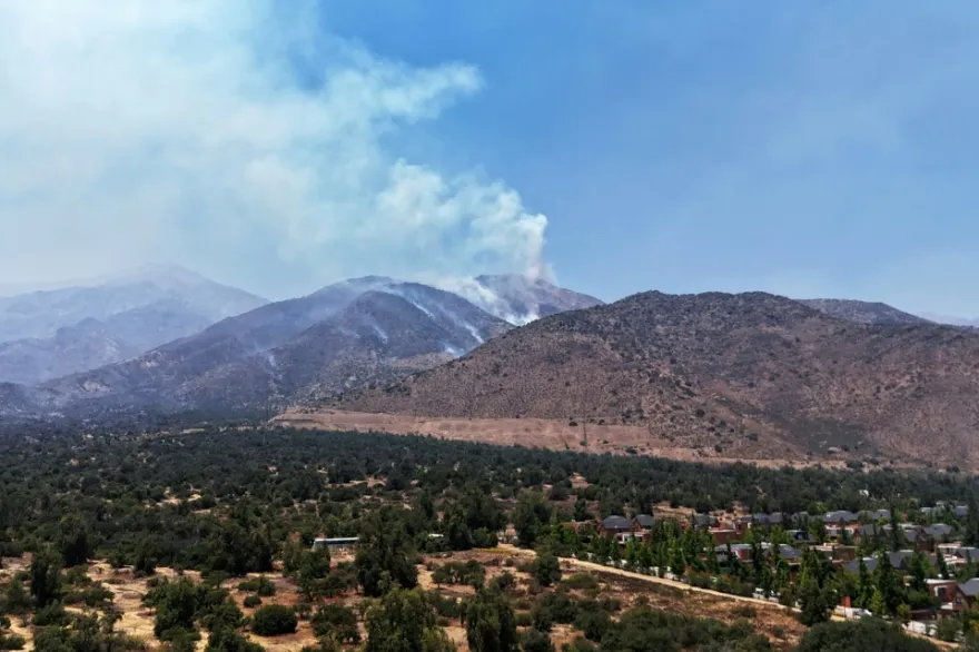 تشيلي تعلن حالة الكارثة الطبيعية إثر حرائق مدمّرة أجبرت 20 ألف شخص على الإجلاء