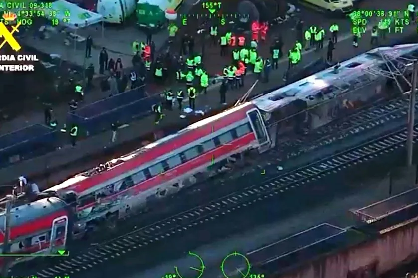 إسبانيا تدخل حداداً وطنياً بعد كارثة قطارات دامية في الأندلس