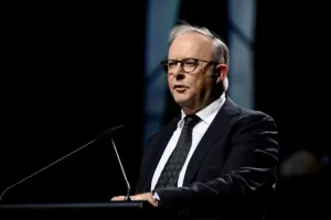 ألبانيزي يرد بقوة على ترامب دفاعا عن جنود أستراليا في أفغانستان