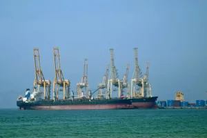 نفط برنت يتجاوز 70 دولارا مدفوعا بتصعيد التوتر بين واشنطن وطهران