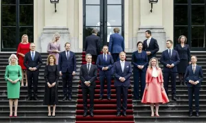 هولندا تقترب من تشكيل حكومة أقلية بقيادة «يتّن» وسط رهانات برلمانية معقّدة