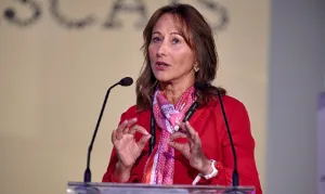 سيغولين رويال تعيد فتح ملفات الذاكرة بين باريس والجزائر من بوابة جمعية الصداقة