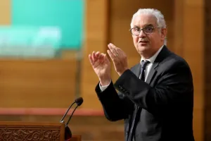 بركة يهاجم “الفراقشية” ويدعو إلى بناء مغرب المساواة والفرص المتكافئة