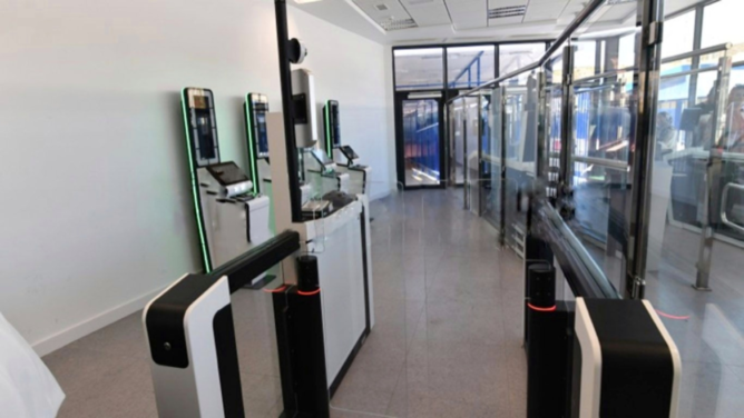 سبتة ومليلية : من يراقب الحدود الذكية؟ مخاوف أوروبية من غموض المراقبة الرقمية